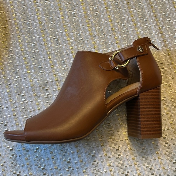 Giani Bernini Brown Peep-Toe Gold Buckle Horse Bit Block Heel Shooties size 8.5 - Picture 6 of 15